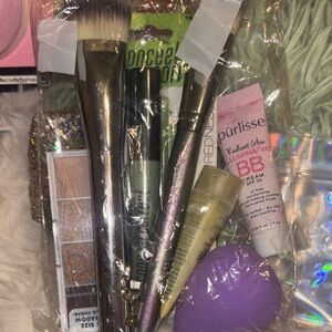New Makeup and Skincare beauty bundle Set with Brushes and BB Cream